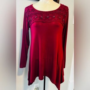 Country Door Asymmetrical Hem with Lace and Beaded Detail Blouse Size S
